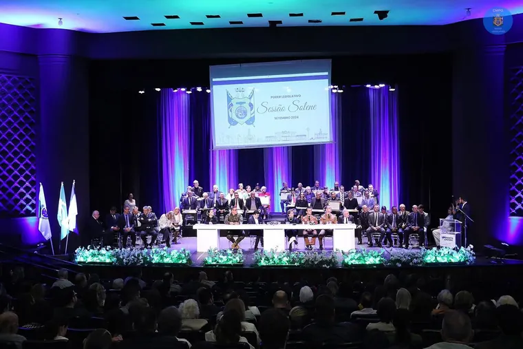 Câmara homenageia personalidades de PG no Marista